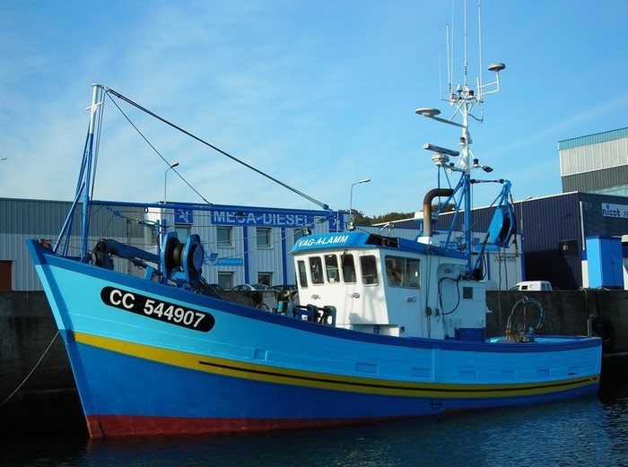 [VIE DES PORTS] Quelques bateaux de pêche (sur nos côtes Françaises) - Page 10 29_10_15